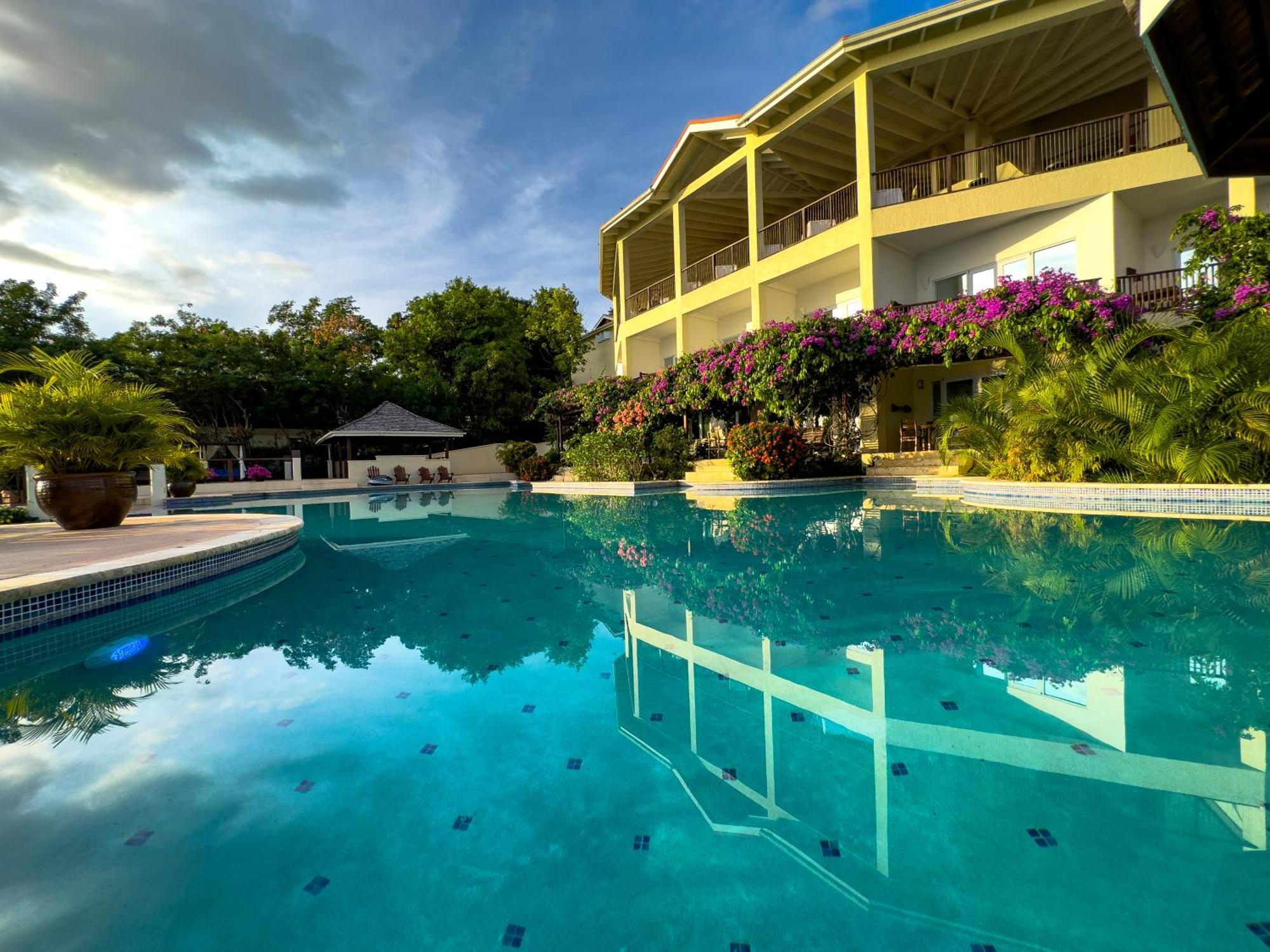 Calabash Cove Resort And Spa - Adults Only Ґрос-Айлет Екстер'єр фото